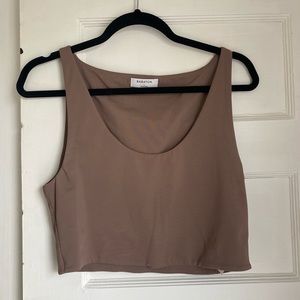 ARITZIA BABATON SCOOPNECK TANK SIZE LARGE IN DEEP TAUPE